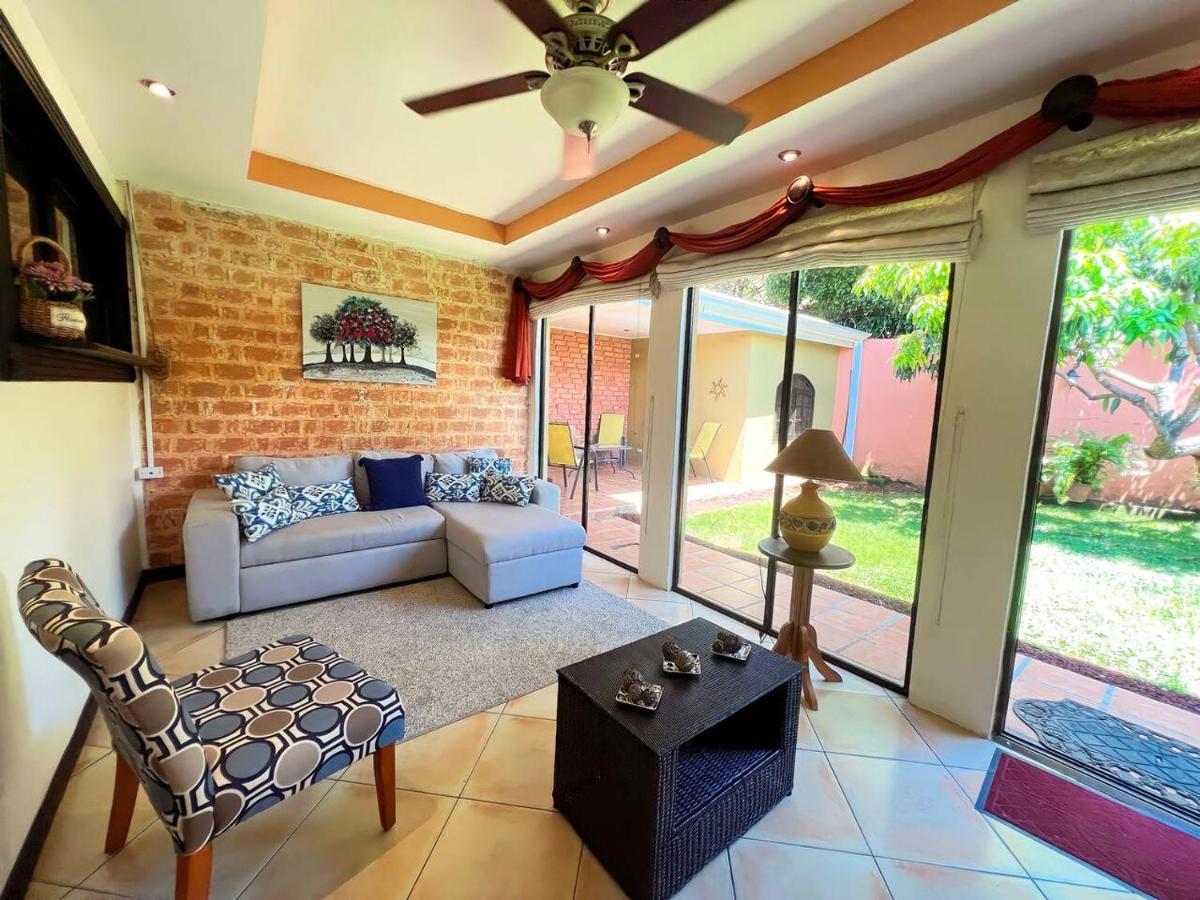 Beautiful Home W/ Backyard, Ac - Close To Airport Brasil Eksteriør bilde