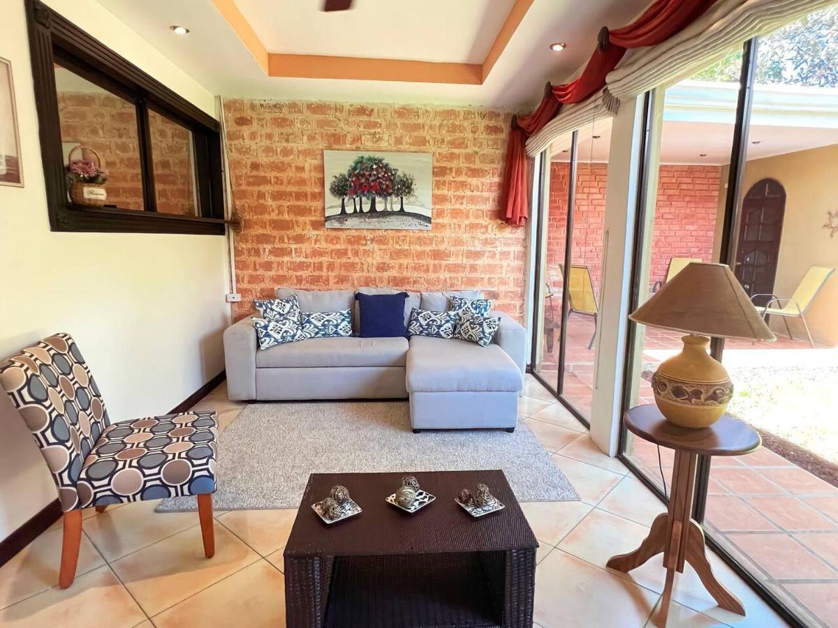 Beautiful Home W/ Backyard, Ac - Close To Airport Brasil Eksteriør bilde